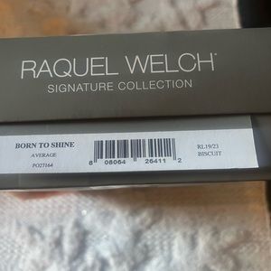 Raquel Welch wig